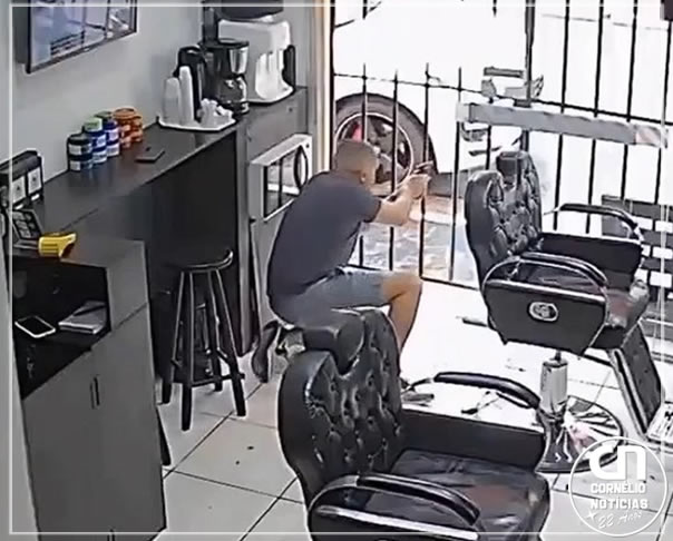 Vídeo mostra PM reagindo a tentativa de assalto em São Paulo