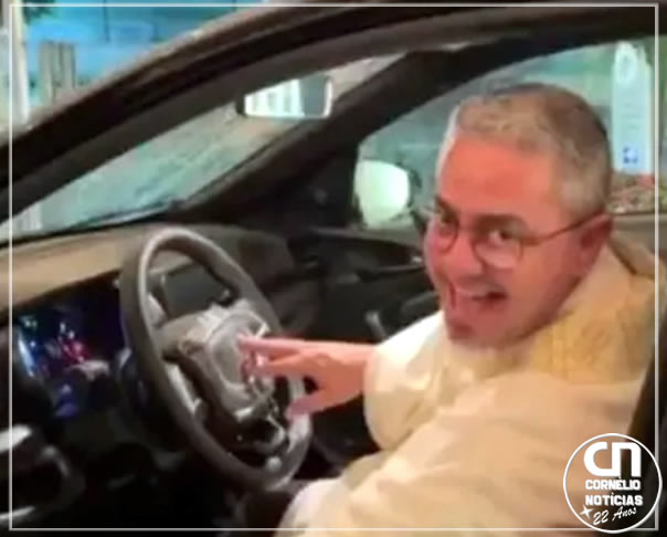 Padre ganha carro zero em sorteio da própria paróquia em SC