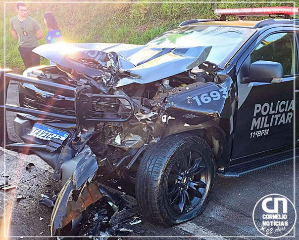 Policiais da ROTAM ficam feridos após acidente entre viatura e caminhão