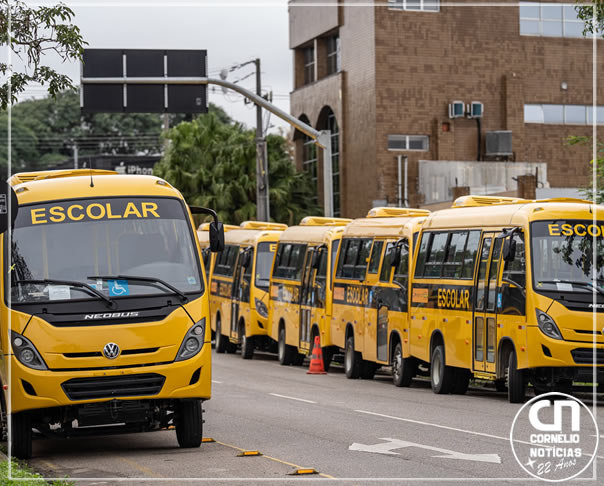Governo estadual entrega mais 88 ônibus escolares para atender 76 municípios