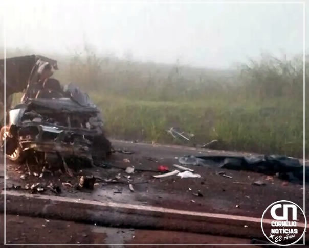 Acidente entre carro e van deixa três mortos na PR-323,na região de Umuarama