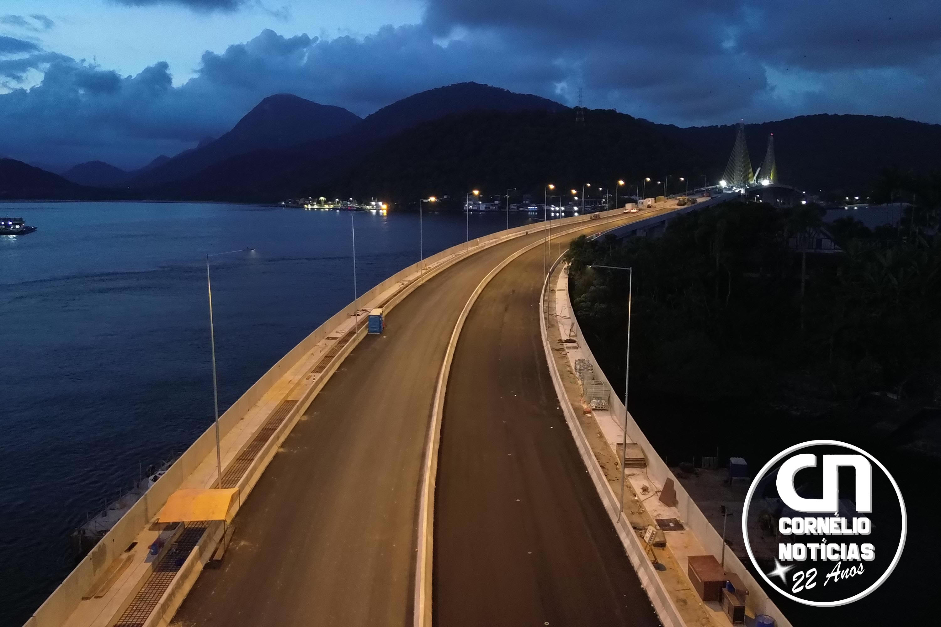 Ponte no litoral ganha iluminação e testes revelam como será o visual à noite