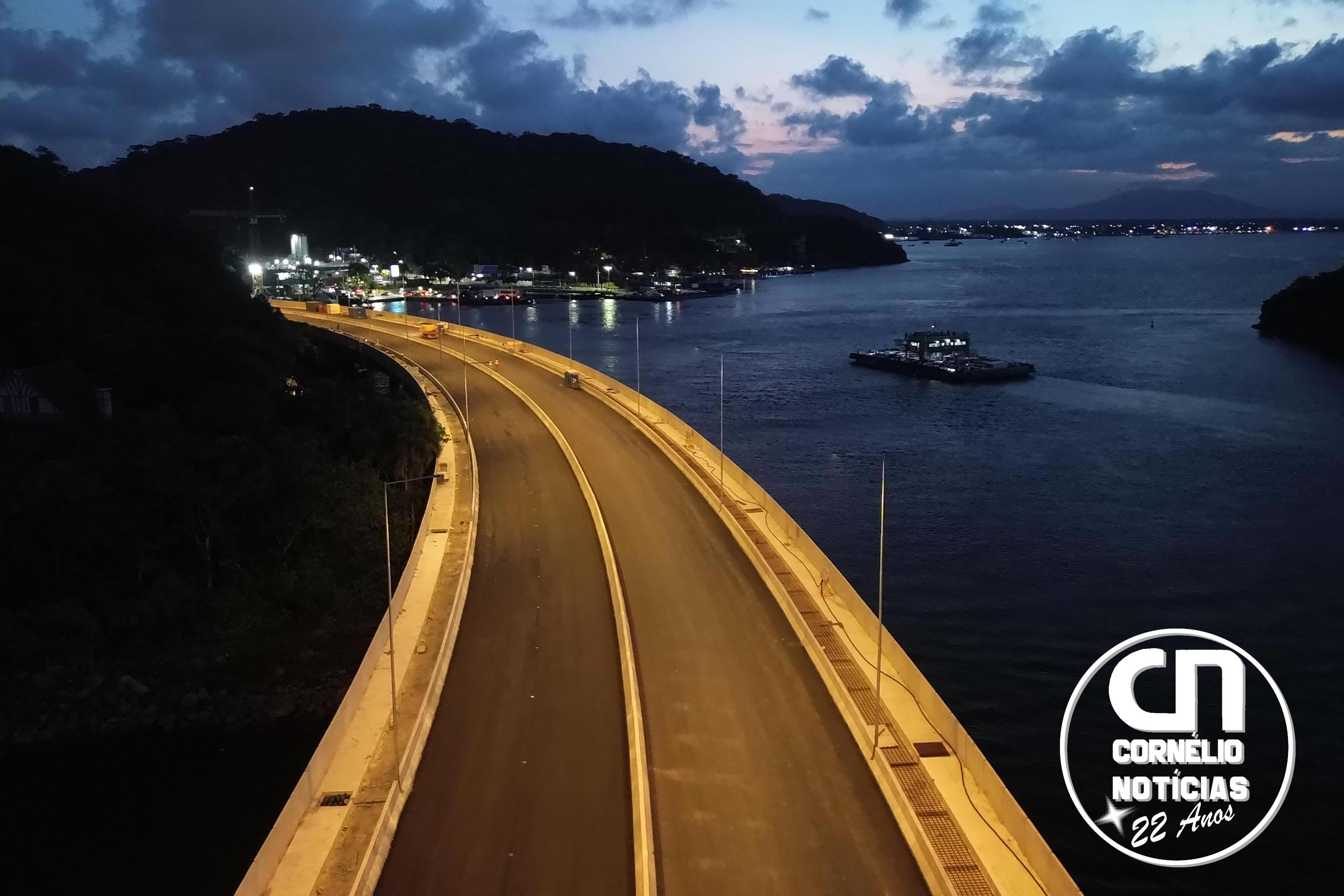 Ponte no litoral ganha iluminação e testes revelam como será o visual à noite