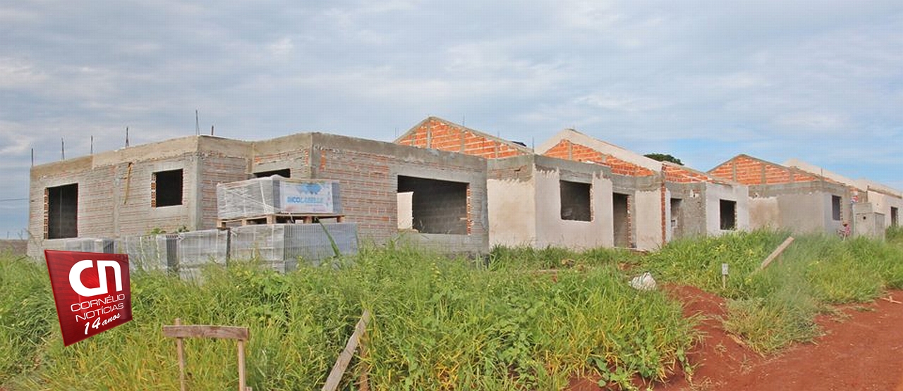 Casas Populares no Distrito do Congonhas estão sendo cobertas