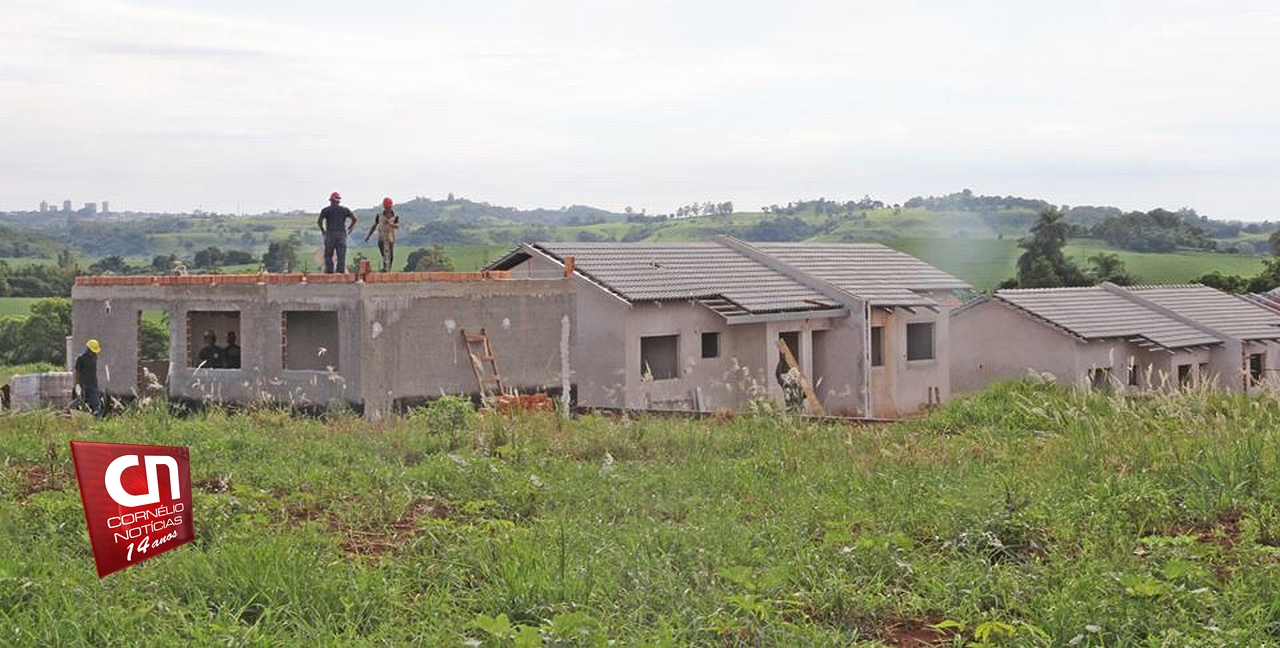 Casas Populares no Distrito do Congonhas estão sendo cobertas
