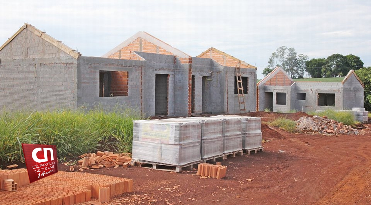 Casas Populares no Distrito do Congonhas estão sendo cobertas