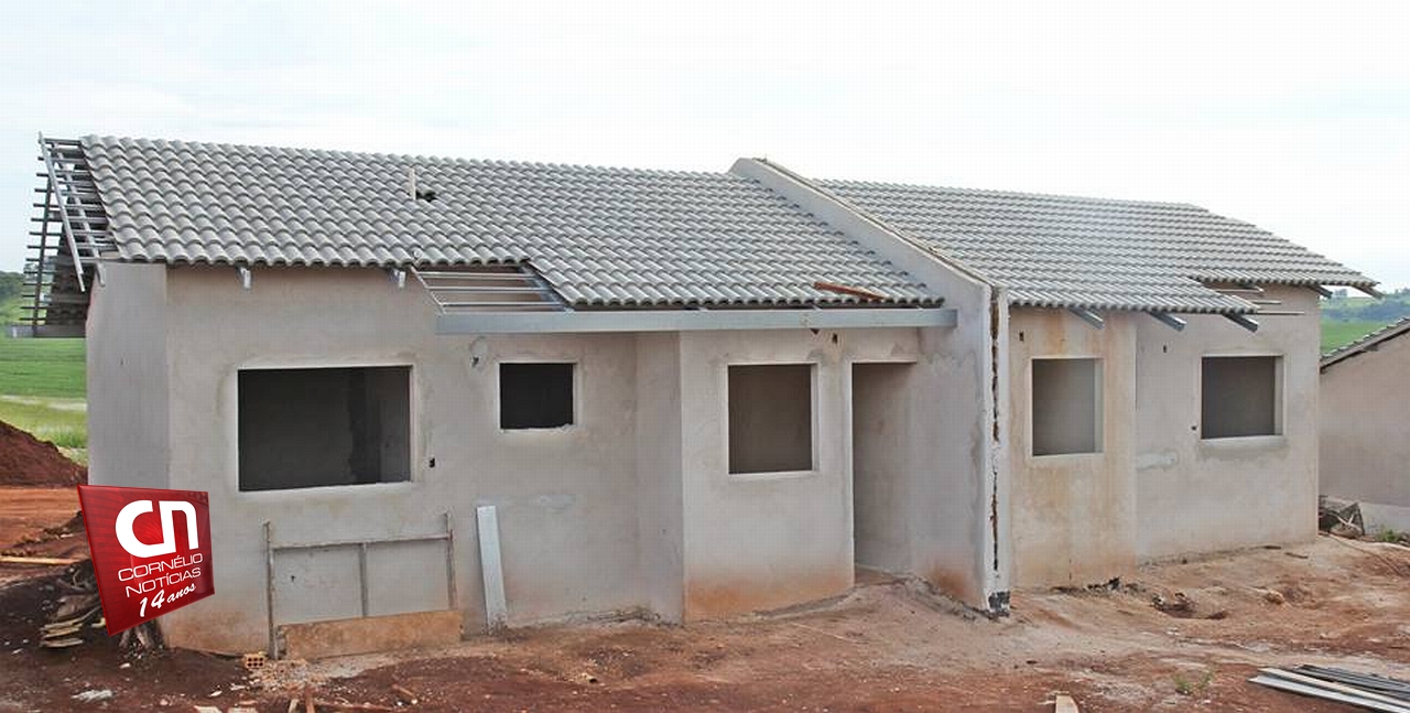 Casas Populares no Distrito do Congonhas estão sendo cobertas