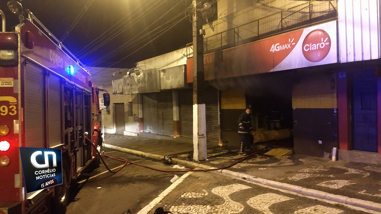 Incêndio destrói lanchonete da Avenida XV de Novembro, em Cornélio Procópio